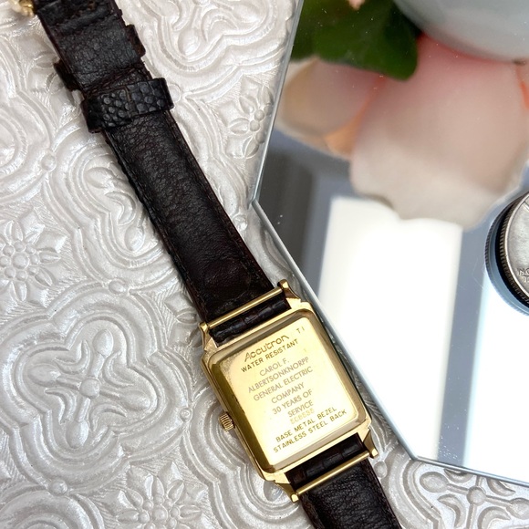 Vintage 1991 Accutron Swiss Made Gold Plated Tank Style Ladies Dress Watch - Picture 15 of 16